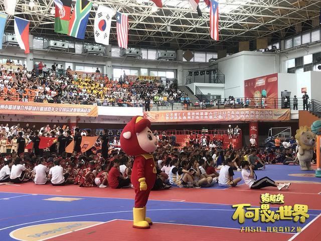 《猪猪侠·不可思议的世界》亮相篮球嘉年华，猪猪侠成全场焦点