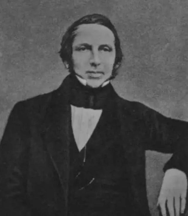 今天，带你认识一个不一样的“二次元”马克思！