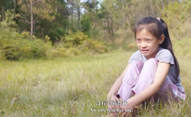 妈妈摊前卖猪肉，女儿摊后跳芭蕾引群嘲：不怕你没钱，就怕你认命