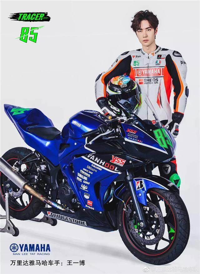 张新成英语圈粉！爱豆业务能力过关，业余技能才成加分项