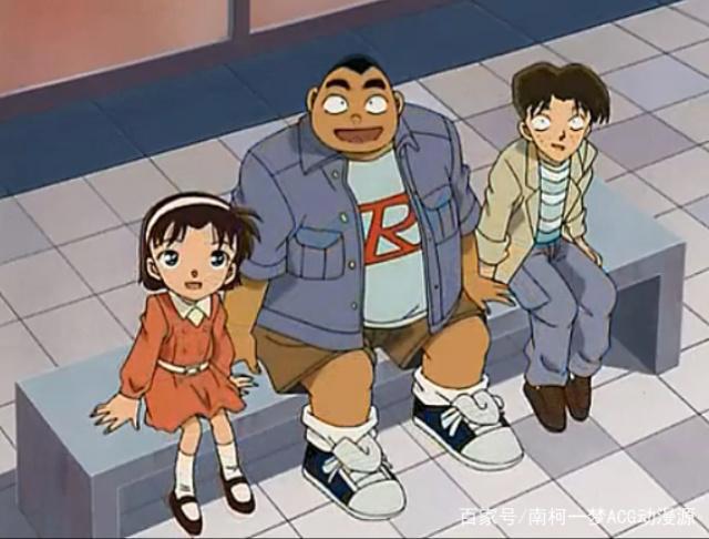 名侦探柯南：撞脸不止新一，小兰和小哀都有，而且几乎一模一样！