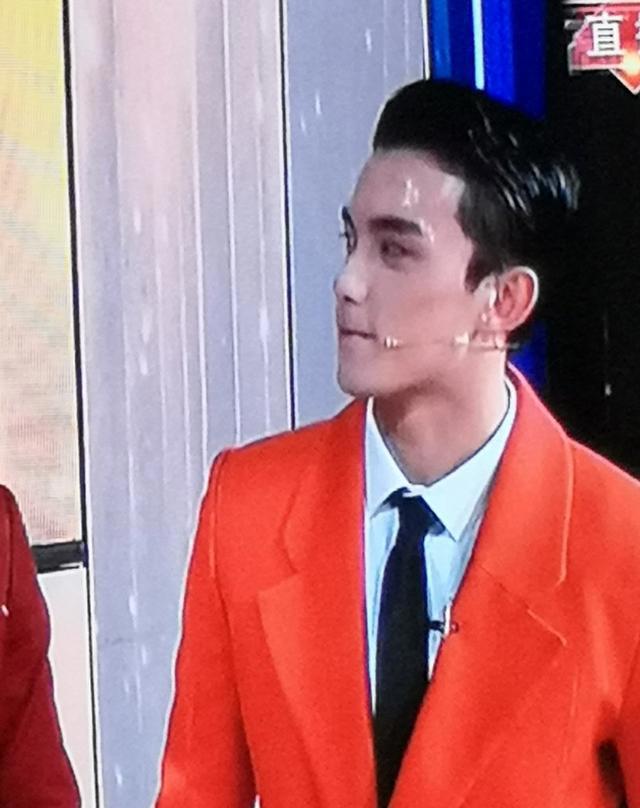 春晚上被吓得满头大汗的吴磊，那一刻像极了鲁邦三世