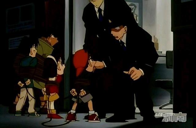 新一是优秀的侦探，却并未称职的男友，为何始终“放不下”小兰？