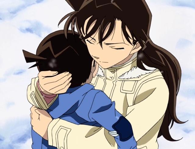 名侦探柯南：最让人感动的一幕，新一频临死亡，小兰流露真情