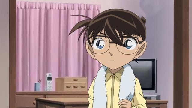 名侦：柯南身份曝光？黑暗组织竟然潜入警局，柯南危险了