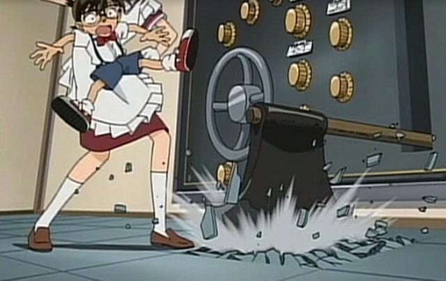 名侦探柯南：最幸运的狗，只因有好名字，怪盗基德冒生命危险救它