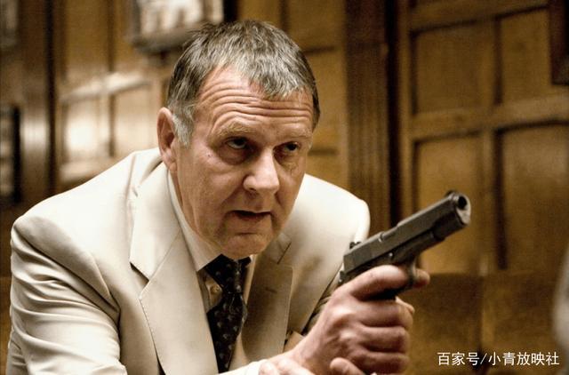 马特里夫斯导演的新版《蝙蝠侠》很可能改编漫画《漫长的万圣节》