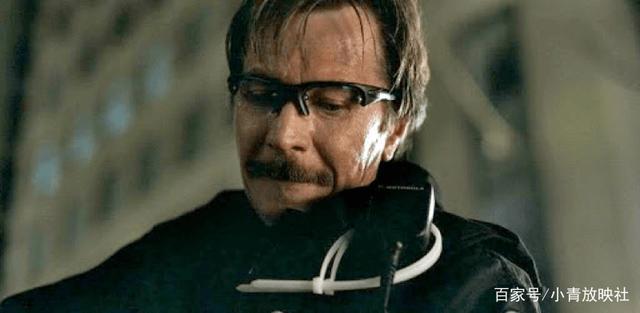 马特里夫斯导演的新版《蝙蝠侠》很可能改编漫画《漫长的万圣节》