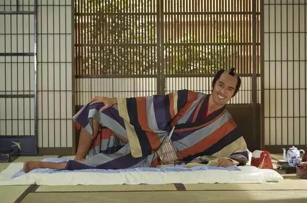 5月大片这么多，烂片该怎么活？