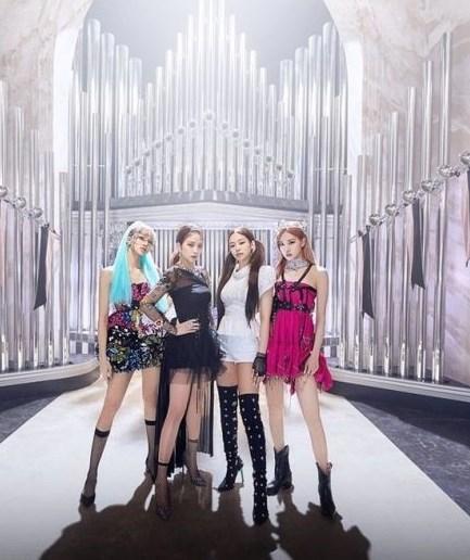 女神卡卡529发新专辑·与BLACKPINK合唱《SourCandy》