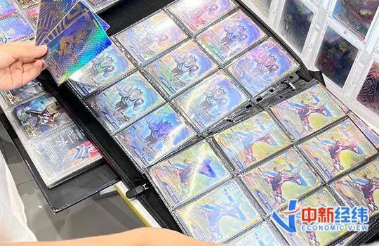 奥特曼卡牌为何让孩子上瘾？有家长称“花200万还没集齐”