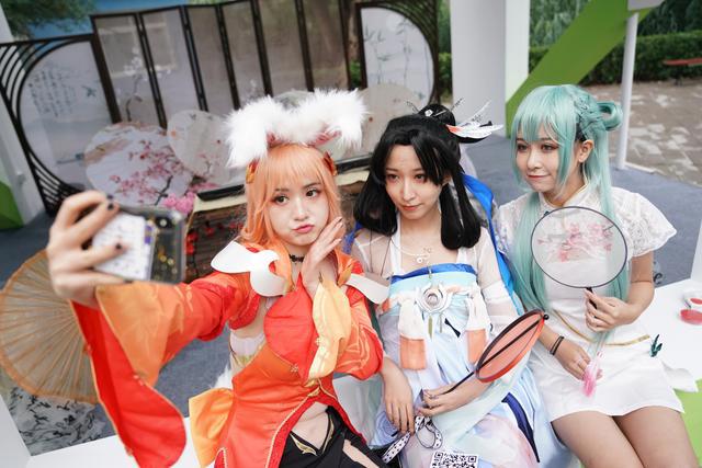 石景山游乐园变身嘉年华，“动漫北京”开启96小时二次元狂欢