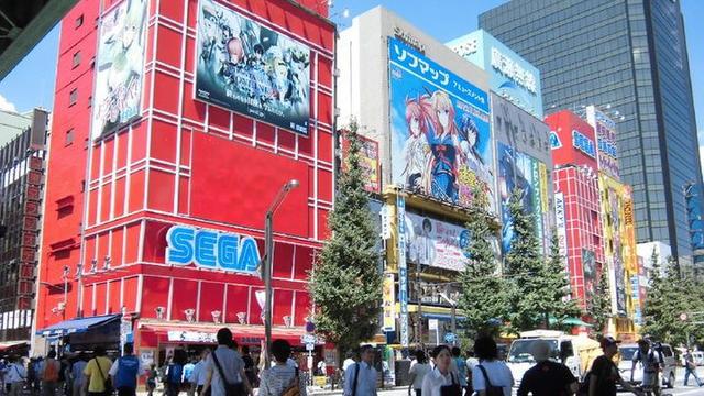 动漫迷的圣地，动漫城秋叶原，一条“女仆街”宅男们向往的地方