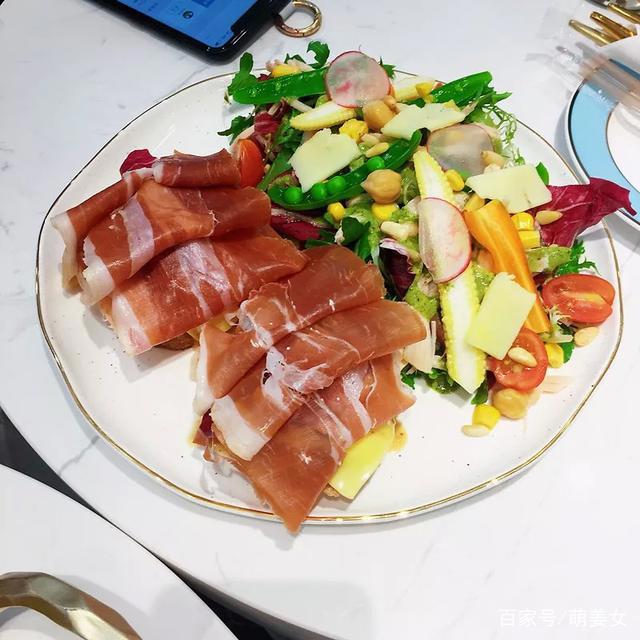 厌倦了网红店？《梦王国与沉睡的100王子》动画期间限定餐厅了解下