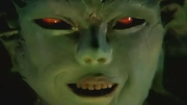 这特摄是漫友童年噩梦，魔法才能打败魔法，故他们用怪物对付怪物