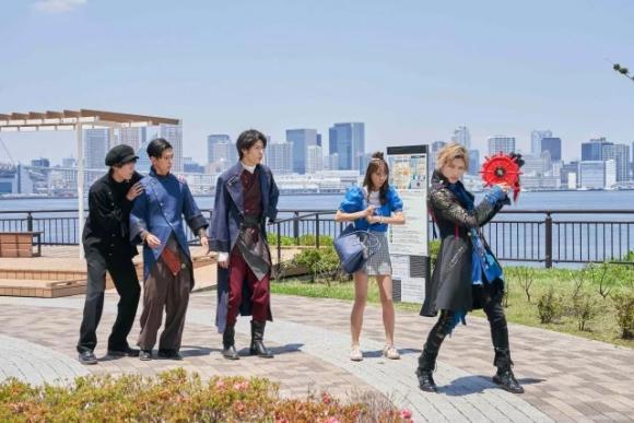 假面骑士圣刃特别篇追加：魔法努和玲花组成新cp，芽衣又被迫害了