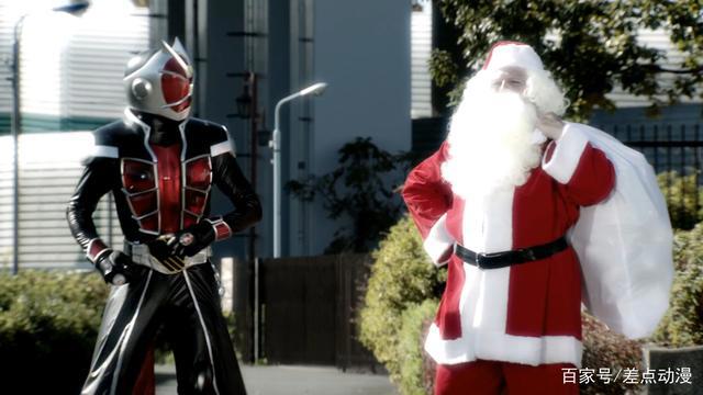 假面骑士：法爷用得很少的魔法，小编知道3个，有一个能召唤替身