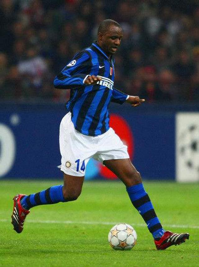 《网球王子》“走钢丝”绝技惊现赛场，网友直呼漫画诚不欺我