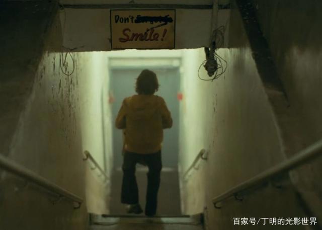 《小丑》：小丑诞生记，当雪崩发生时，没有一片雪花是无辜的