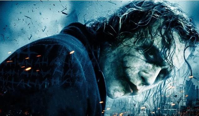 DC《致命玩笑》：两个疯子的故事，一个叫蝙蝠侠，一个叫小丑