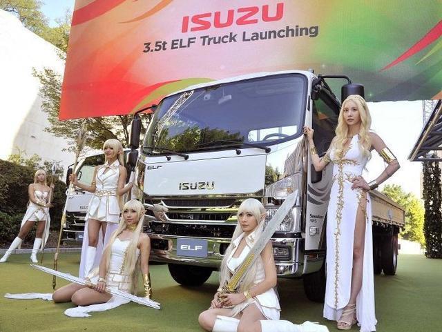 日本又出沙雕轻小说，异世界召唤大卡车