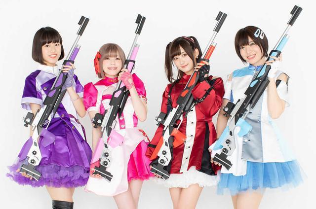 打枪类动画《RifleisBeautiful》定档10月，4位声优COS片中角色