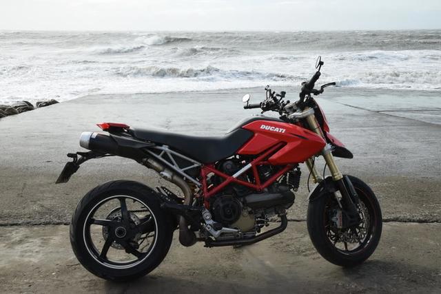 租车试骑扭力猛兽杜卡迪骇客1100S