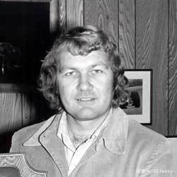 爆音少女助力辛普森走红，自带神秘感的高颜值头盔，你get了吗？