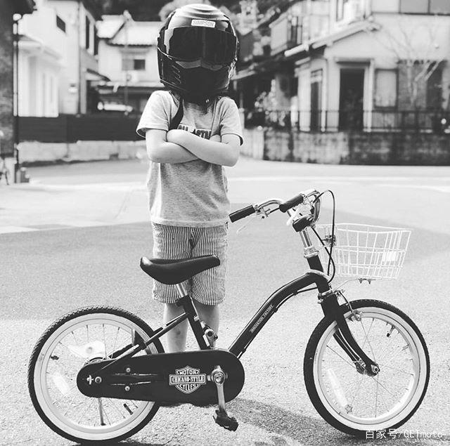 爆音少女助力辛普森走红，自带神秘感的高颜值头盔，你get了吗？