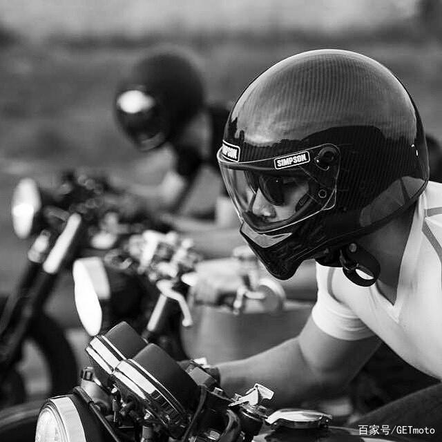 爆音少女助力辛普森走红，自带神秘感的高颜值头盔，你get了吗？