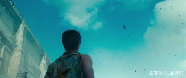 又一部由漫画改编的真人版电影《亚人》，可以无限重生的超人类