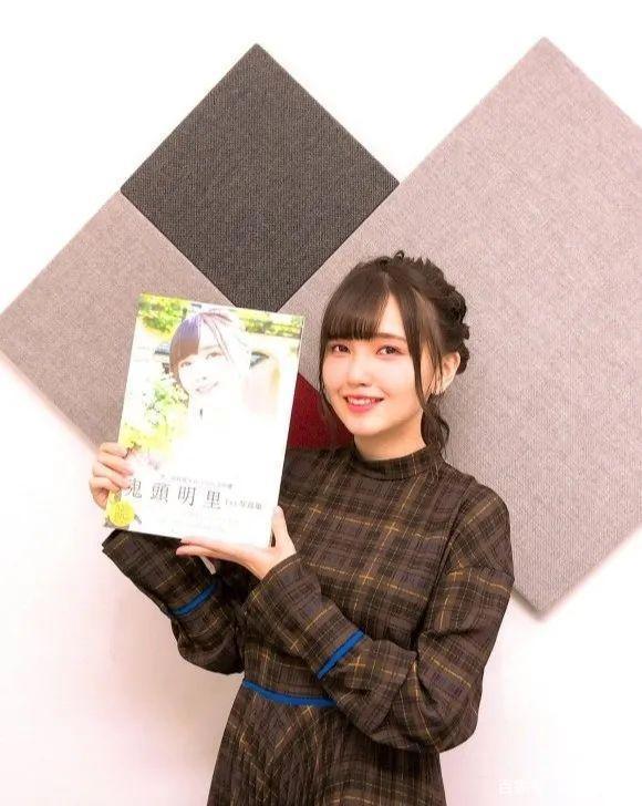 不会画画的歌手不是好声优，这位大火的小姐姐也太全能了吧！