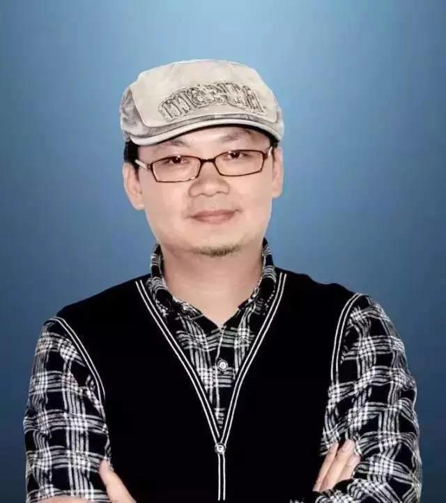 易烊千玺新歌封面陷入抄袭门，设计总监深夜发函紧急道歉