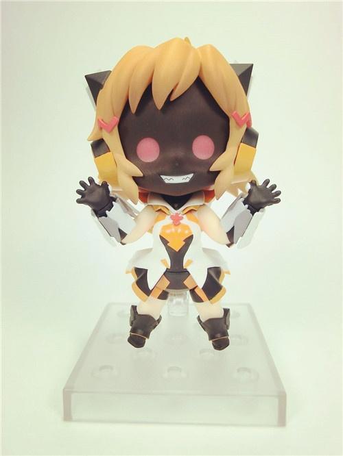 瞬间戳中萌点的立花响，更有超搞怪彩蛋等你来看！