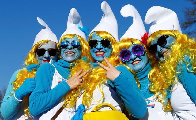 蓝精灵聚会简直群魔乱舞！网友：怪不得格格巫阿兹猫想要抓它们