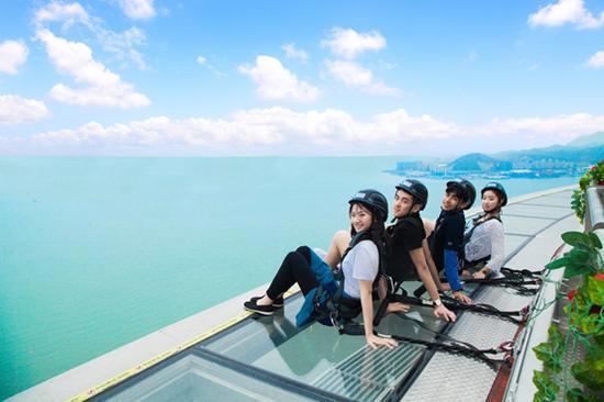 世茂携手经典IP蓝精灵扩展文旅版图以产业集群促产城融合新发展