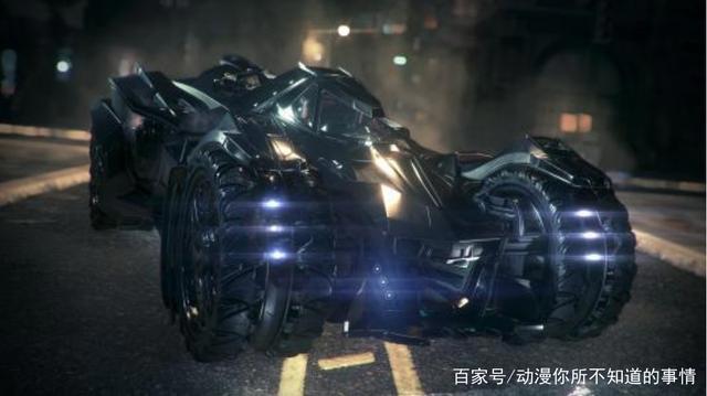 DC漫画：蝙蝠侠差点死亡，超人也差点被害，只因黑暗骑士的新武器