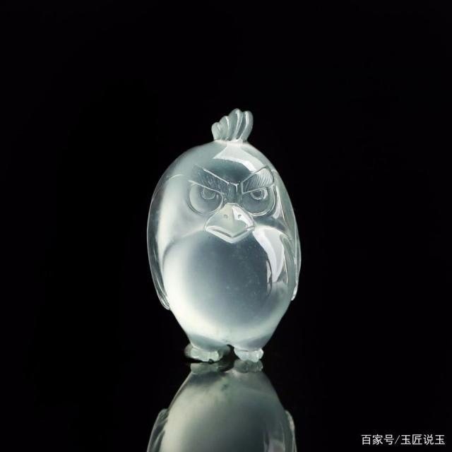 天才眼镜狗闯入玉雕界，嘴叼烟斗，够酷！