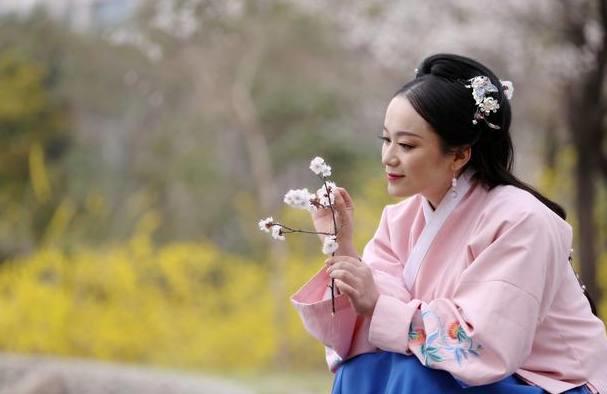 娇妻婚后三年未有身孕，机缘巧合知道真相，男子颤抖的拿起了刀！