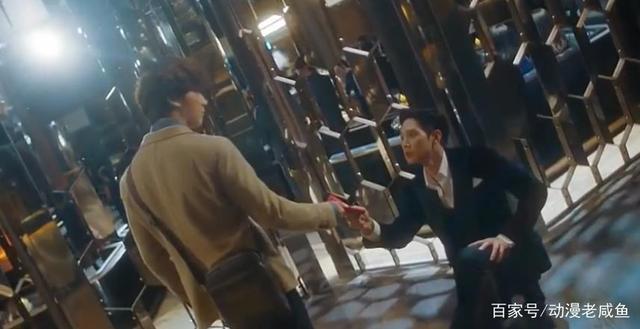 懦弱男子捡到杀人犯日记，失忆后误以为自己是变态，从此精神了