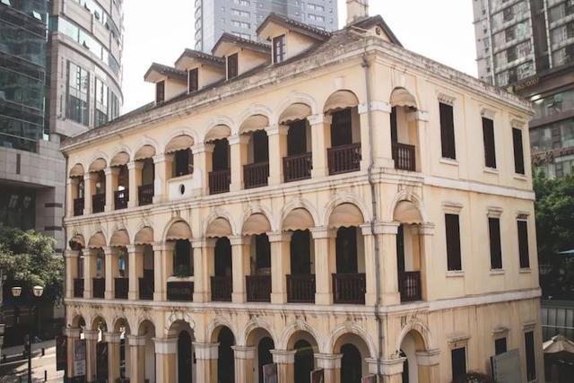 重庆48小时｜在这座火辣的城市里，体验它的5D魔幻感