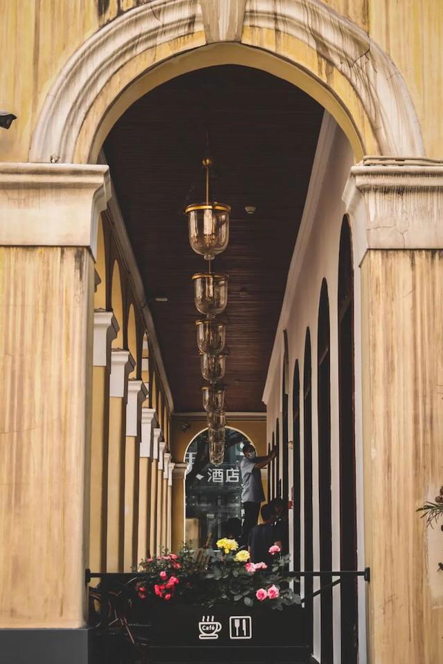 重庆48小时｜在这座火辣的城市里，体验它的5D魔幻感