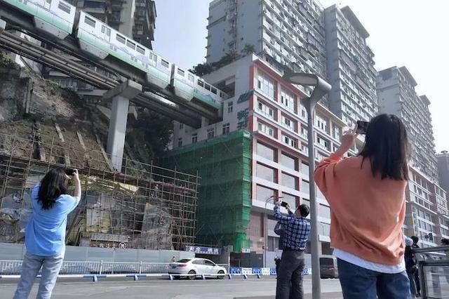 重庆48小时｜在这座火辣的城市里，体验它的5D魔幻感