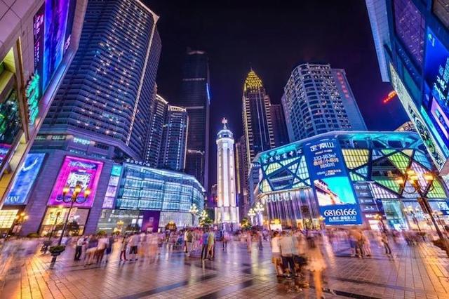 重庆48小时｜在这座火辣的城市里，体验它的5D魔幻感