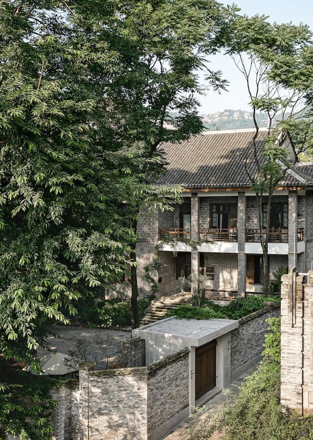 重庆48小时｜在这座火辣的城市里，体验它的5D魔幻感