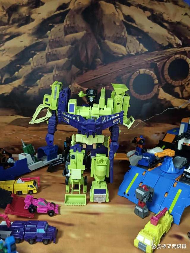 细数变形金刚G1动画历史上的那些组合金刚们
