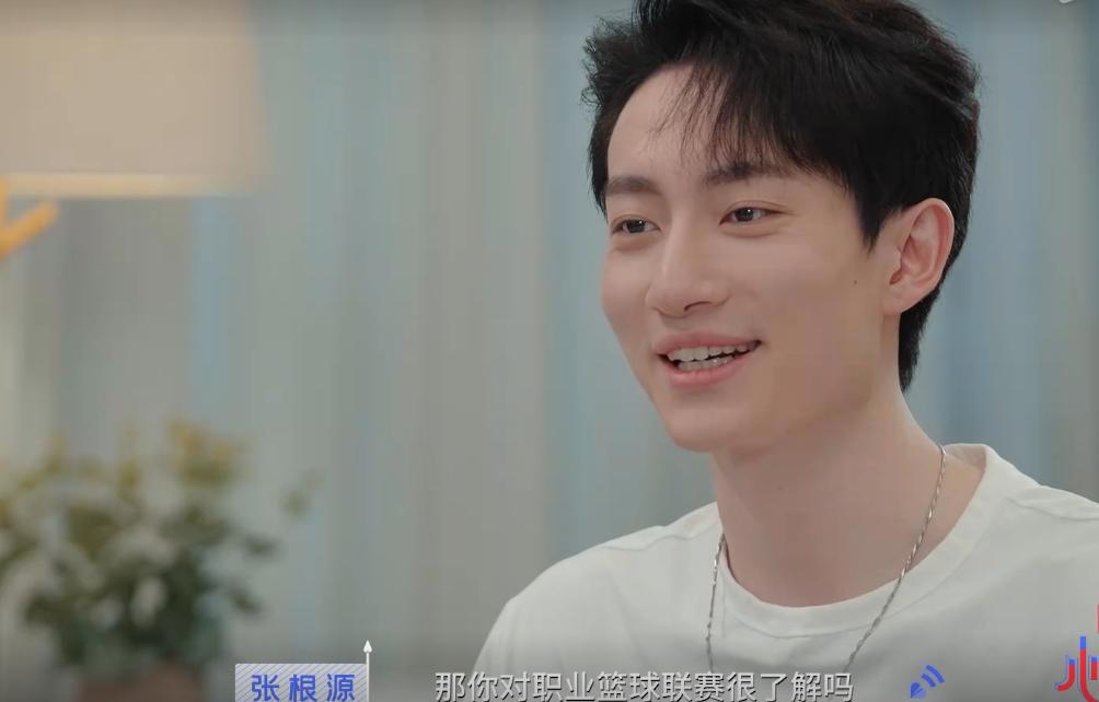 《心动5》24岁女四甜美情商高，还是主持人，为何无一人选？