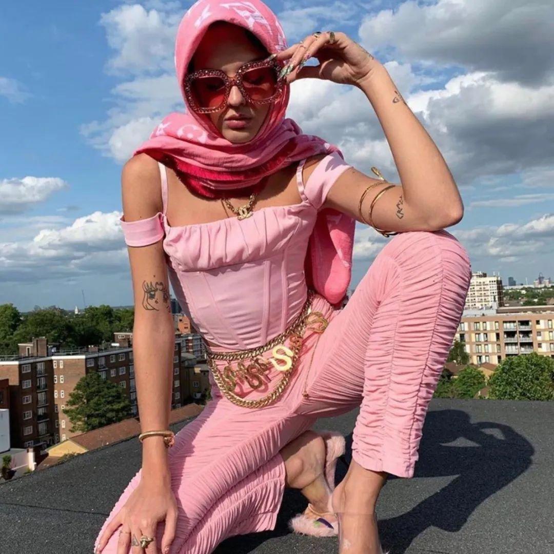 千禧风Y2K造型大赏，看不懂是你out了！