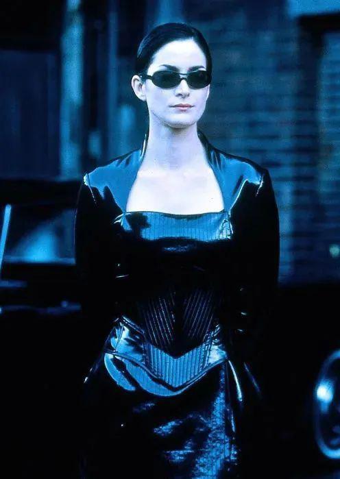 千禧风Y2K造型大赏，看不懂是你out了！