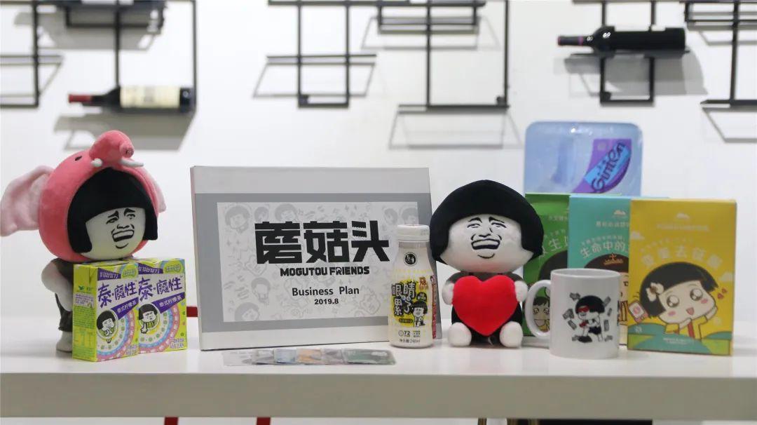 火爆全网的“丑贱萌”蘑菇头，创作企业在白云！